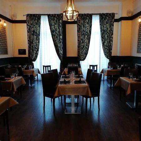 Hostellerie De La Quenoeuille Маркиз Экстерьер фото