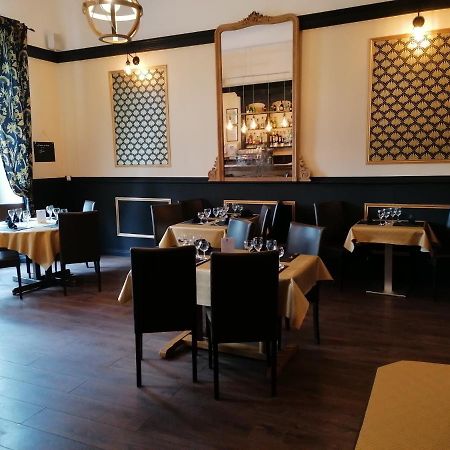 Hostellerie De La Quenoeuille Маркиз Экстерьер фото