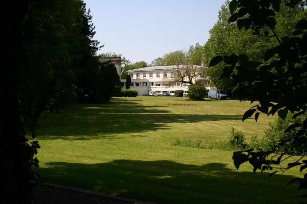 Hostellerie De La Quenoeuille Маркиз Экстерьер фото