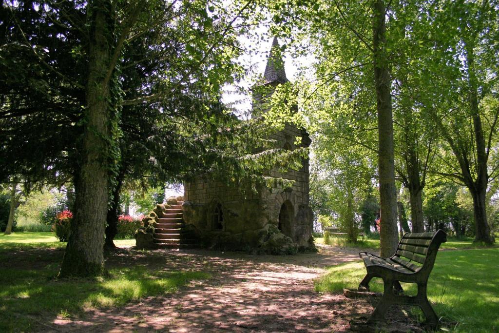 Hostellerie De La Quenoeuille Маркиз Номер фото