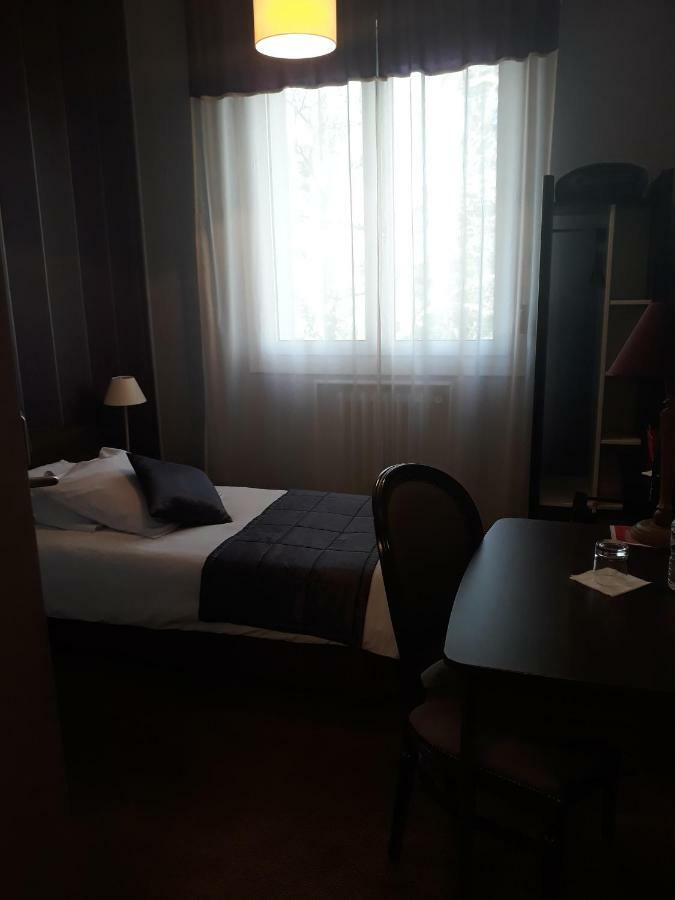 Hostellerie De La Quenoeuille Маркиз Экстерьер фото